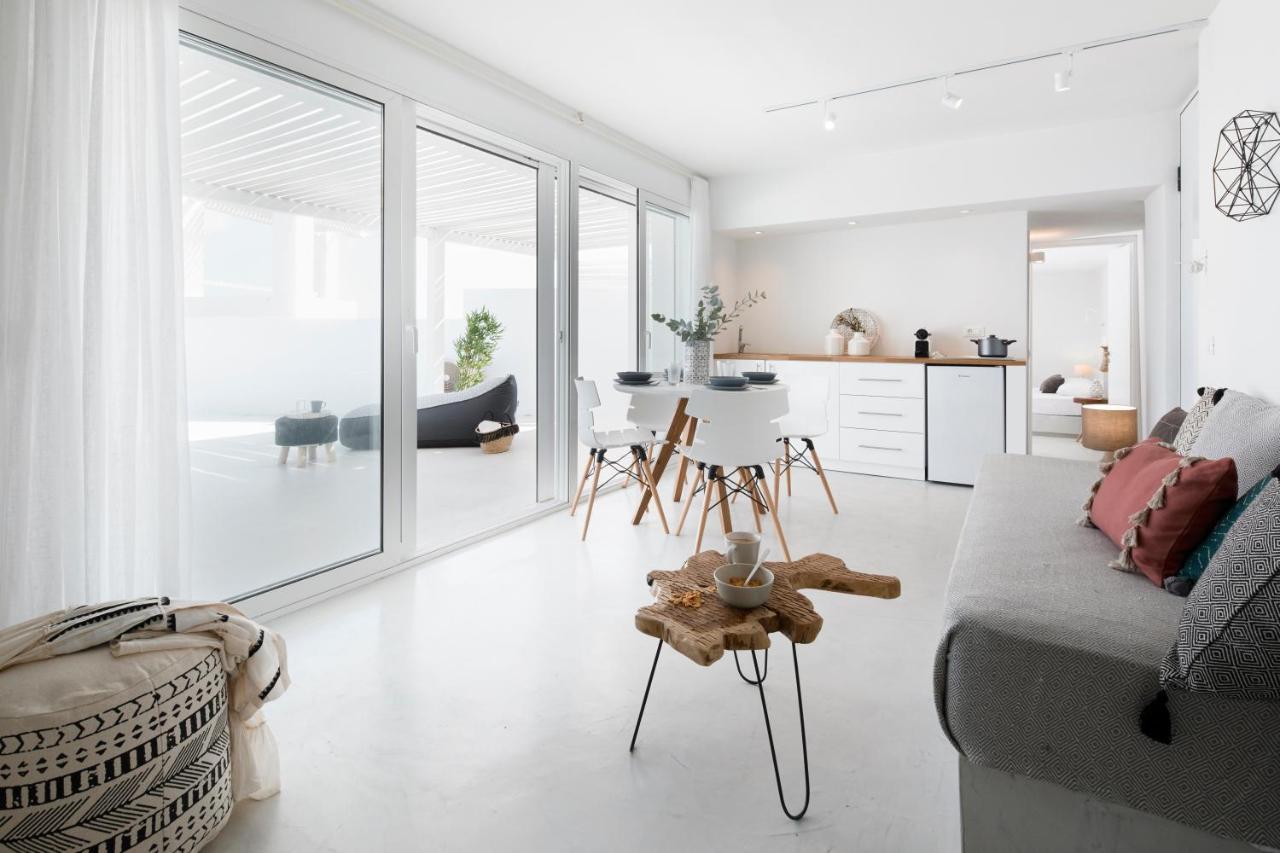 Infinite Blue Luxury Suites Fira  Zewnętrze zdjęcie
