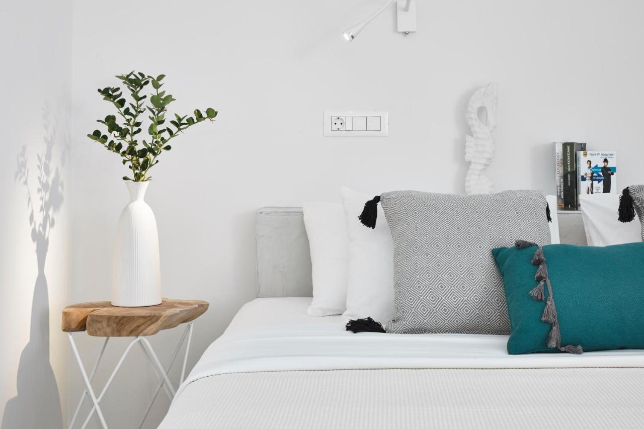 Infinite Blue Luxury Suites Fira  Zewnętrze zdjęcie