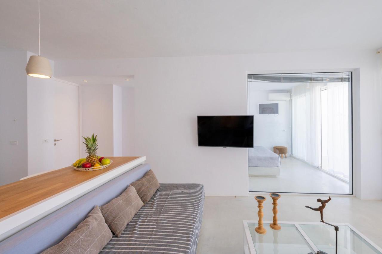 Infinite Blue Luxury Suites Fira  Zewnętrze zdjęcie