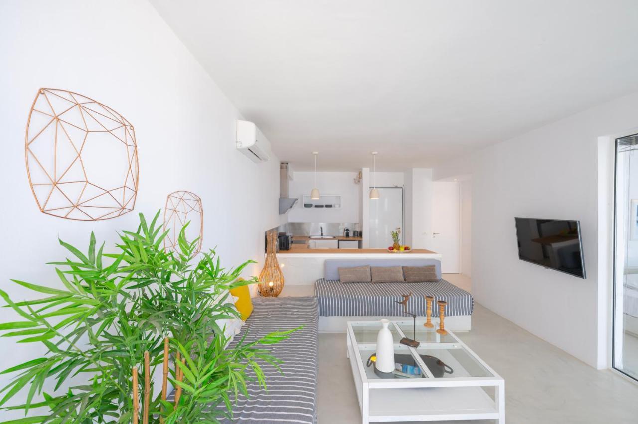 Infinite Blue Luxury Suites Fira  Zewnętrze zdjęcie
