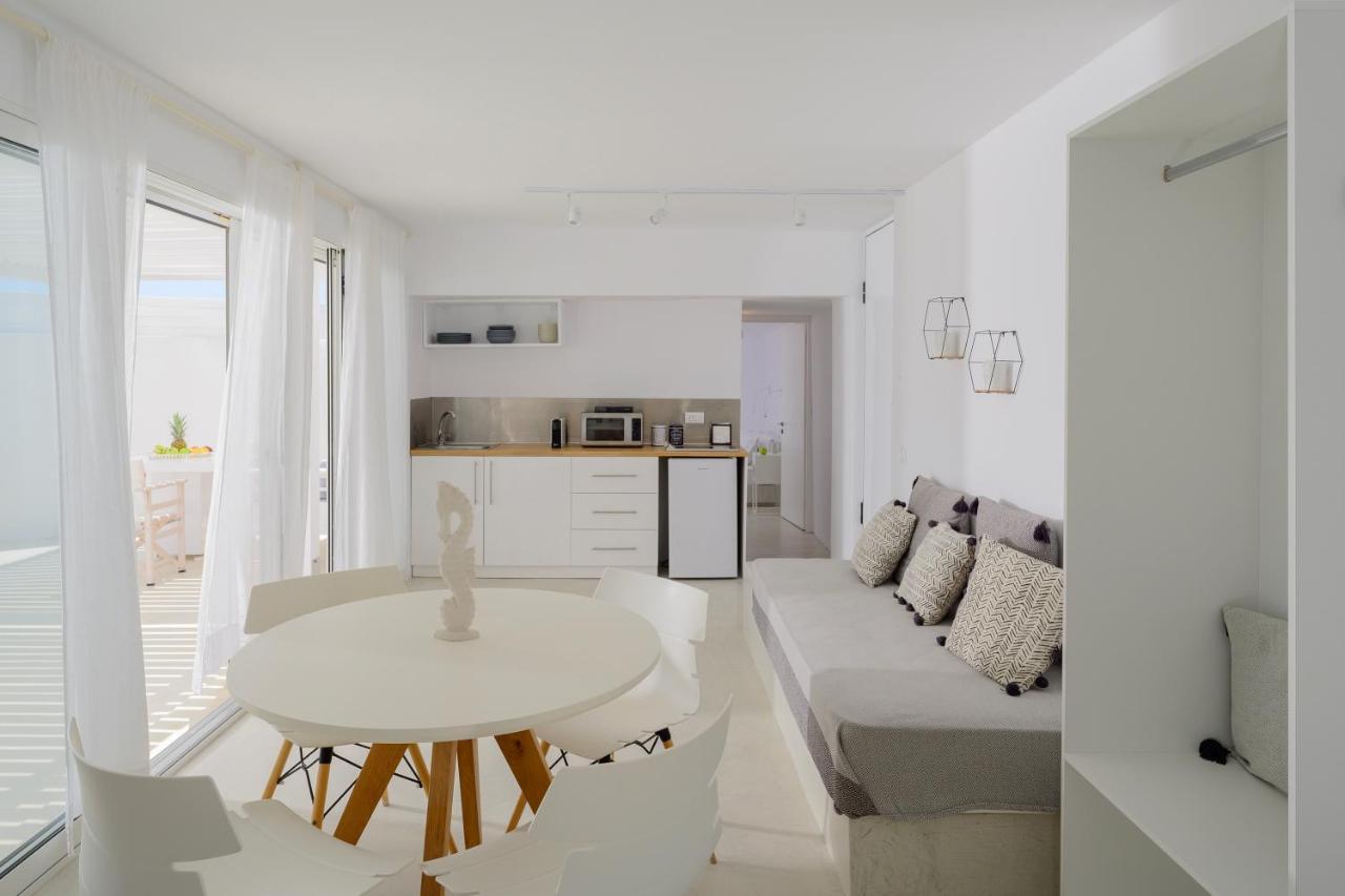 Infinite Blue Luxury Suites Fira  Zewnętrze zdjęcie